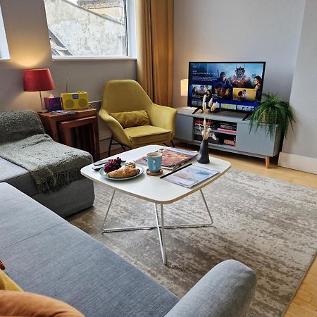 1-Bed Apartment, Close To Kensington Olympia With Free Wi-Fi & Netflix Λονδίνο Εξωτερικό φωτογραφία