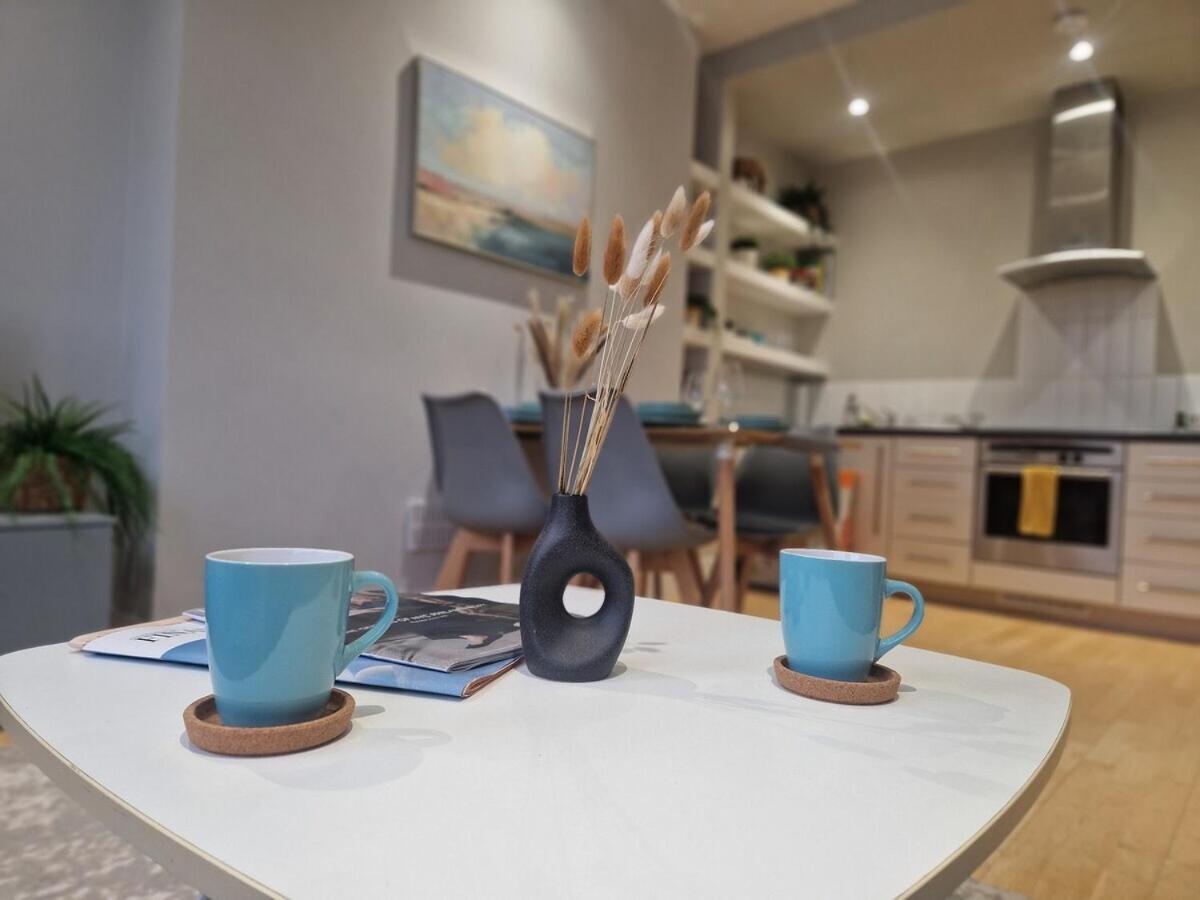 1-Bed Apartment, Close To Kensington Olympia With Free Wi-Fi & Netflix Λονδίνο Εξωτερικό φωτογραφία