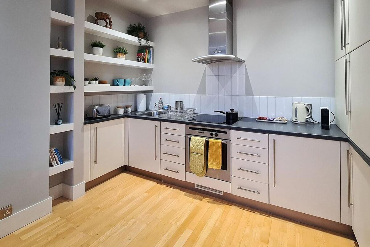1-Bed Apartment, Close To Kensington Olympia With Free Wi-Fi & Netflix Λονδίνο Εξωτερικό φωτογραφία