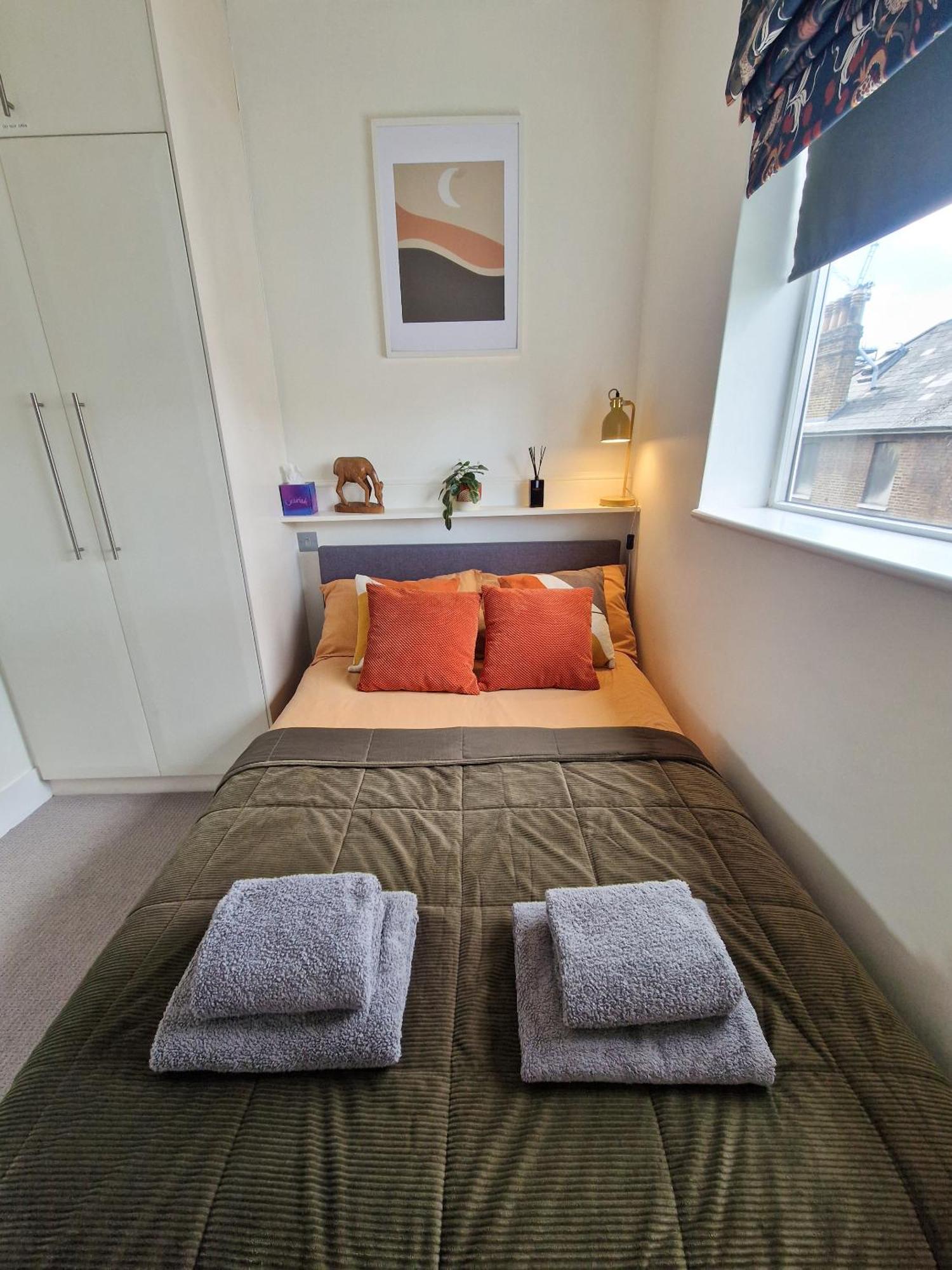 1-Bed Apartment, Close To Kensington Olympia With Free Wi-Fi & Netflix Λονδίνο Εξωτερικό φωτογραφία
