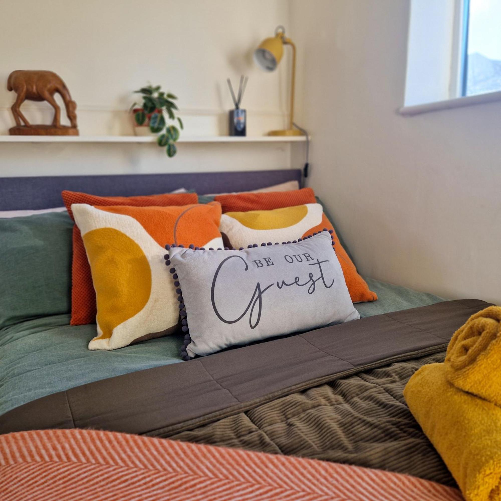 1-Bed Apartment, Close To Kensington Olympia With Free Wi-Fi & Netflix Λονδίνο Εξωτερικό φωτογραφία