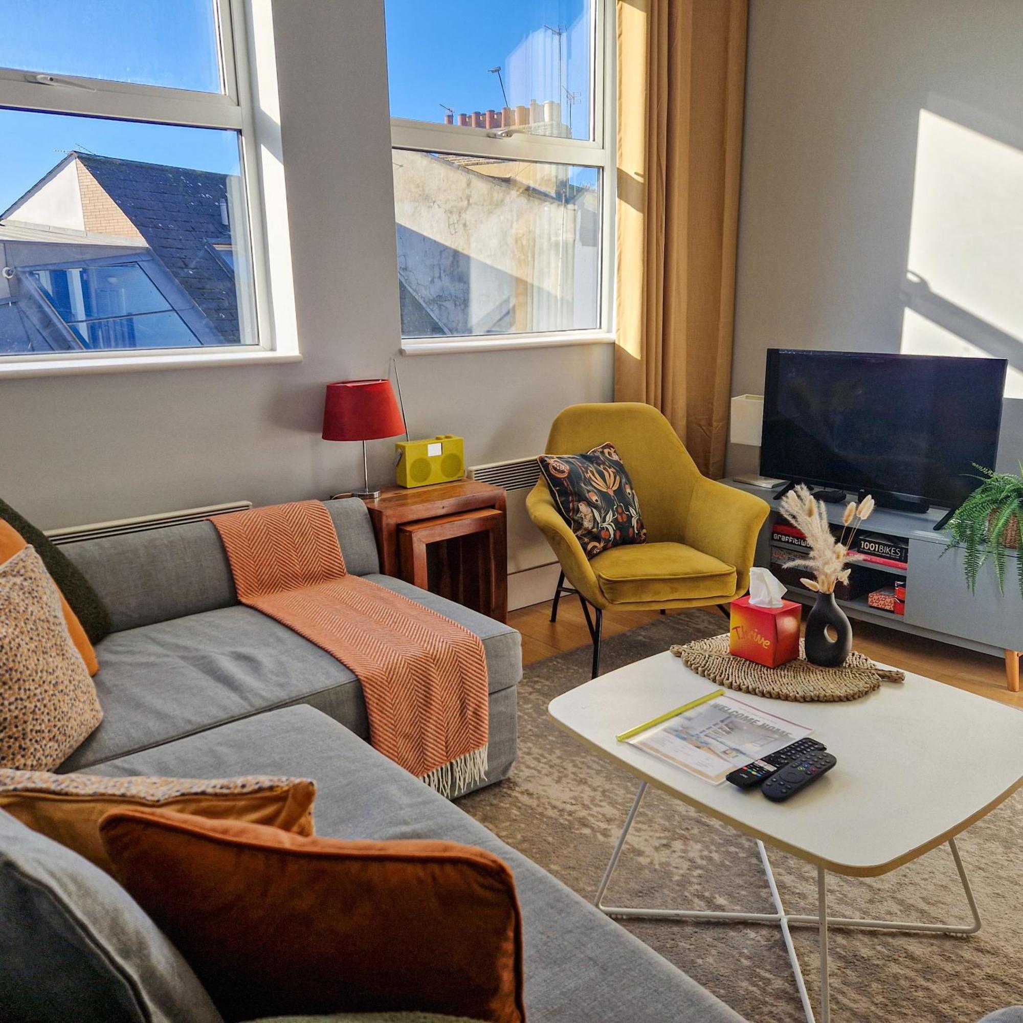 1-Bed Apartment, Close To Kensington Olympia With Free Wi-Fi & Netflix Λονδίνο Εξωτερικό φωτογραφία